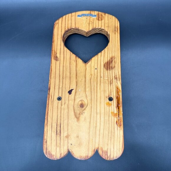 Vintage Wooden Shelf Wall Hanging Heart Cutout 3 Pegs Handmade Cottagecore - Picture 3 of 10